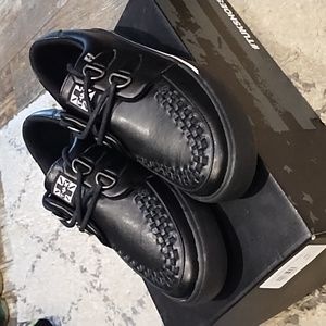 Tuk Size 9 creepers